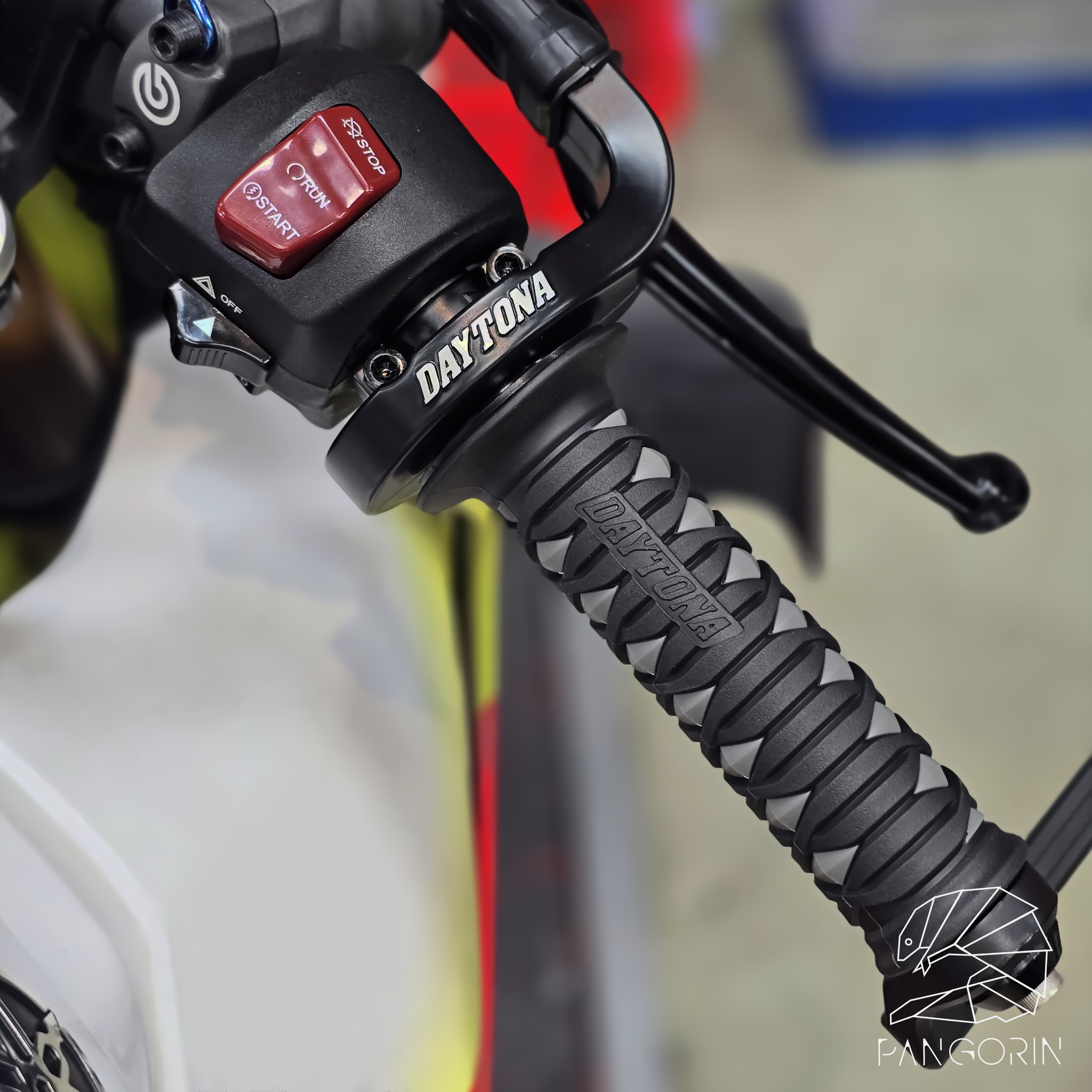 Bao tay Daytona Azia – Khi một phụ kiện kể câu chuyện về khí hậu và văn hóa Đông Nam Á